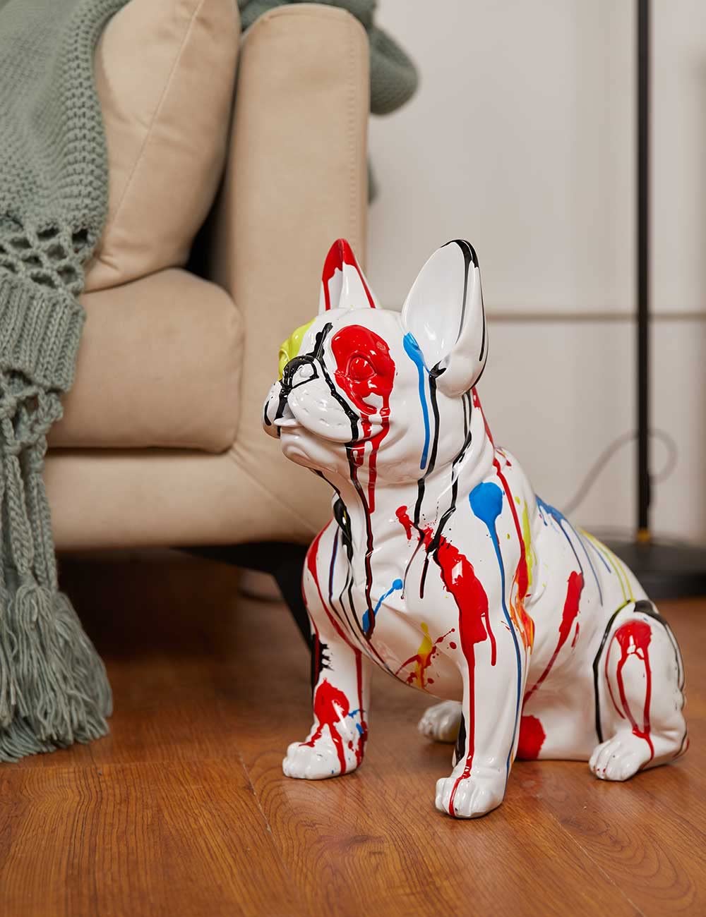 Escultura de Bulldog francés pintada a mano