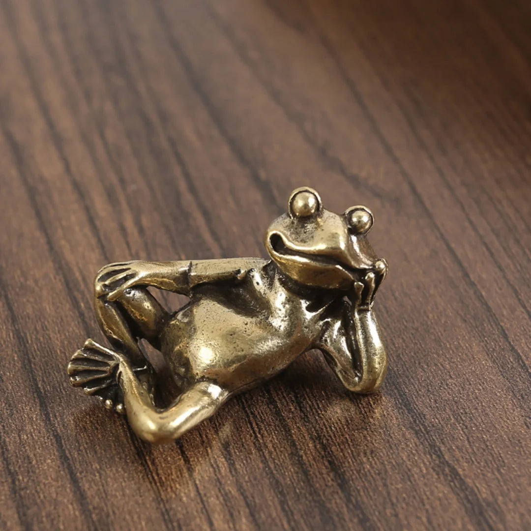Rana de Latón Mística – Miniatura Coleccionable de Animal Art