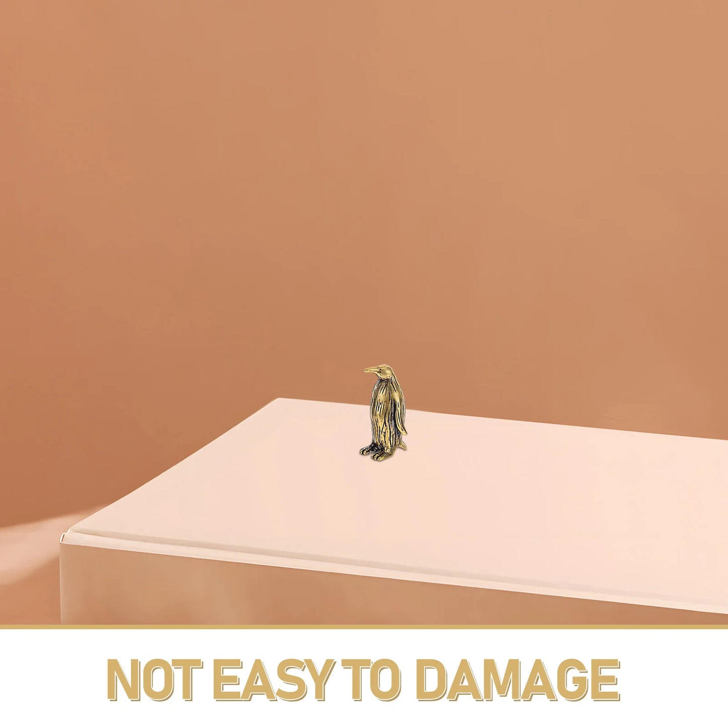 Pingüino de colección – Elegancia polar en miniatura | Animalium Laton Art