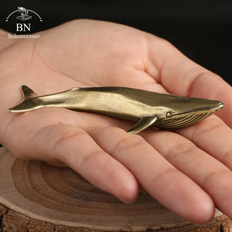 Ballena Azul de Latón Eterna – Miniatura Coleccionable de Animal Art