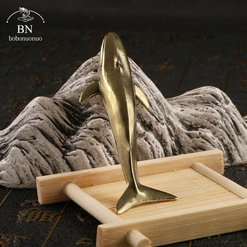 Ballena Azul de Latón Eterna – Miniatura Coleccionable de Animal Art