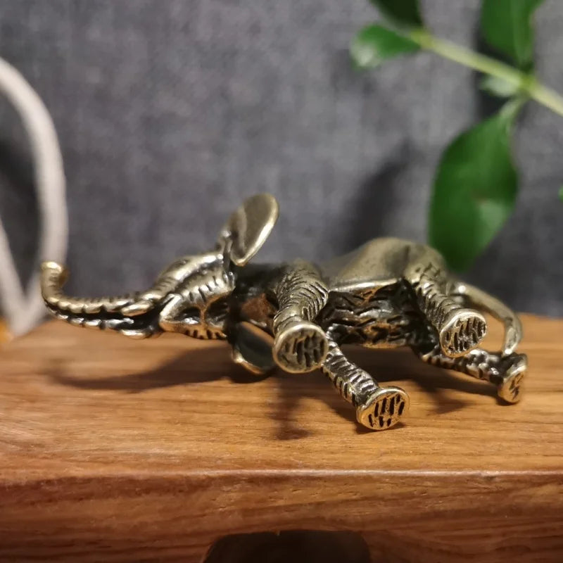 Elefante de Latón Sagrado – Miniatura Coleccionable de Animal Art